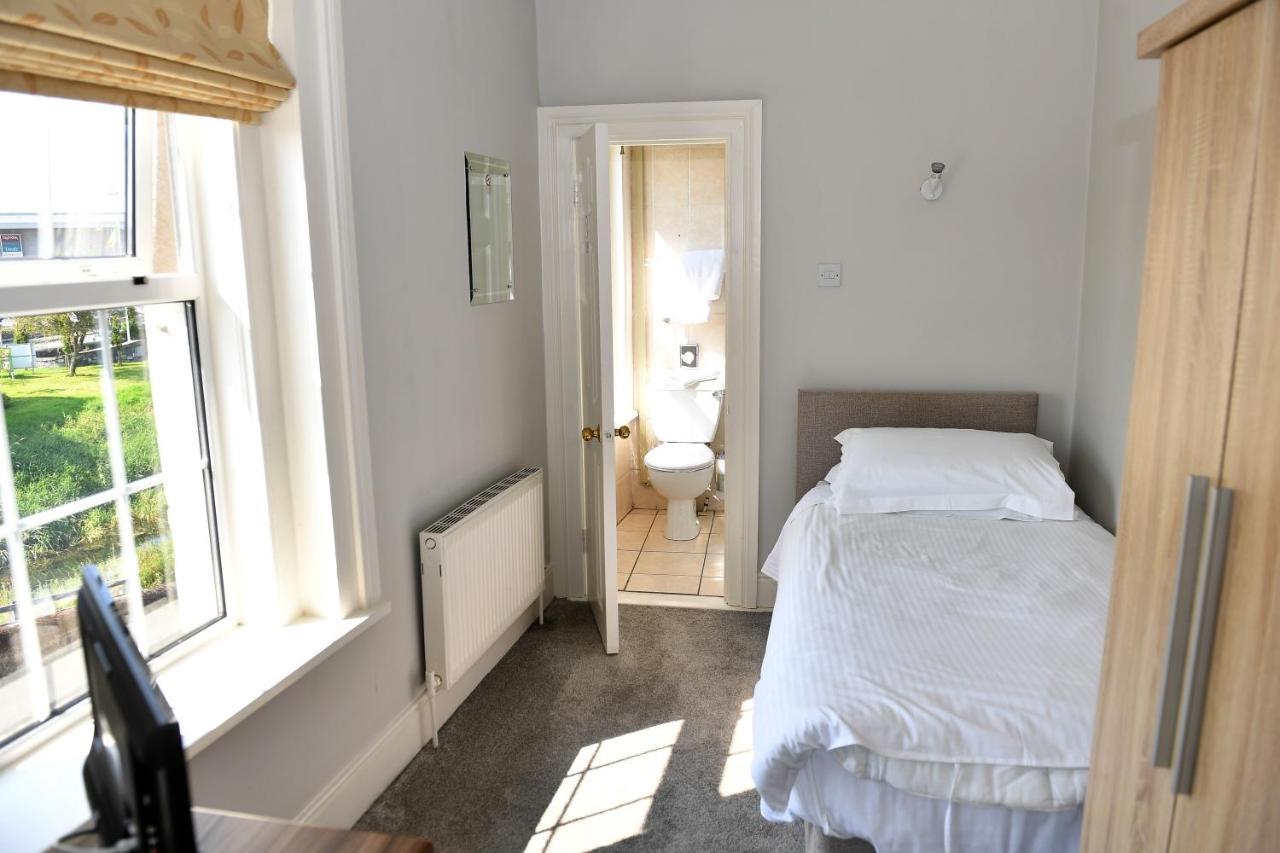 Railway House Guest House Mullingar Esterno foto